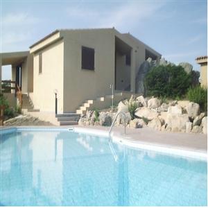 villetta con piscina costa paradiso