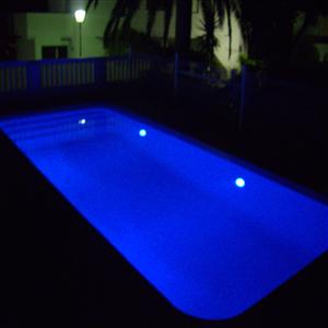 Pool by night ( with 10 led colours )