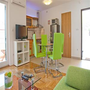 Apartment “Ivan”: Kitchen & Dining Area