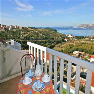 Apartment 2: Terrace