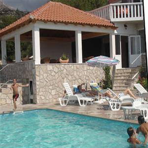 Apartment 5: Swimming Pool