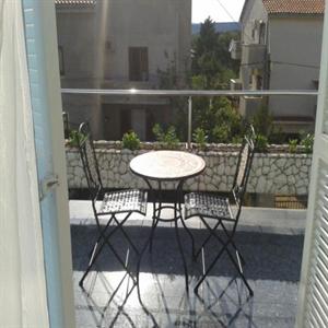 Room (b): Terrace