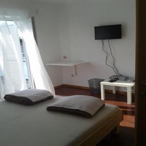 Room (b): Bedroom