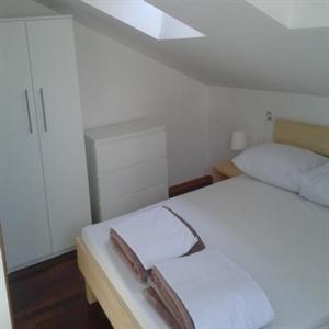 A2 +2 (a): Bedroom
