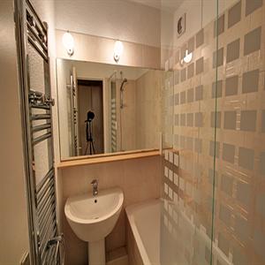 Chamois A: Bathroom