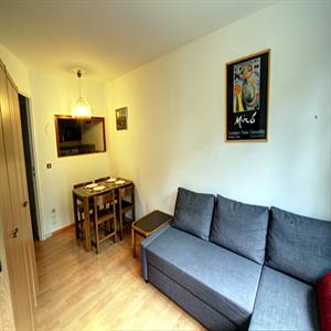 Jonquille: Living Room