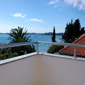 Apartment #5: Sea View