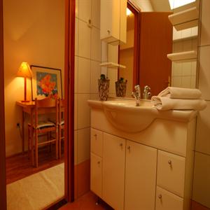 Apartment #10: Bathroom