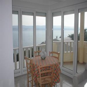 A3-red apartment: Sitting Area
