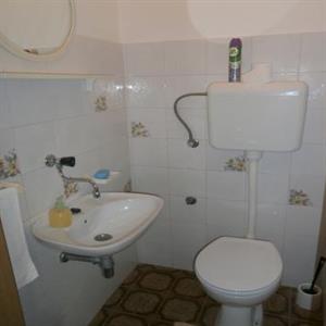 Apartment(A6 +2): Bathroom