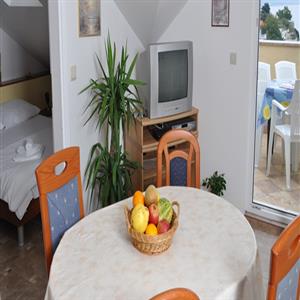 Apartman 10 (2+2): Dining Area