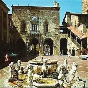 Bergamo Piazza vecchia