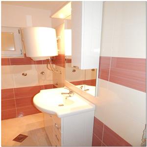 Apartman A (2+2+ 2) 60m2: Bathroom