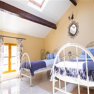 Twin Bedroom 1