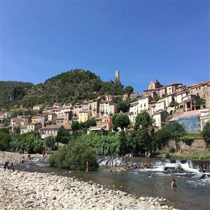 Roquebrun - centre for kayaking on the River Orb